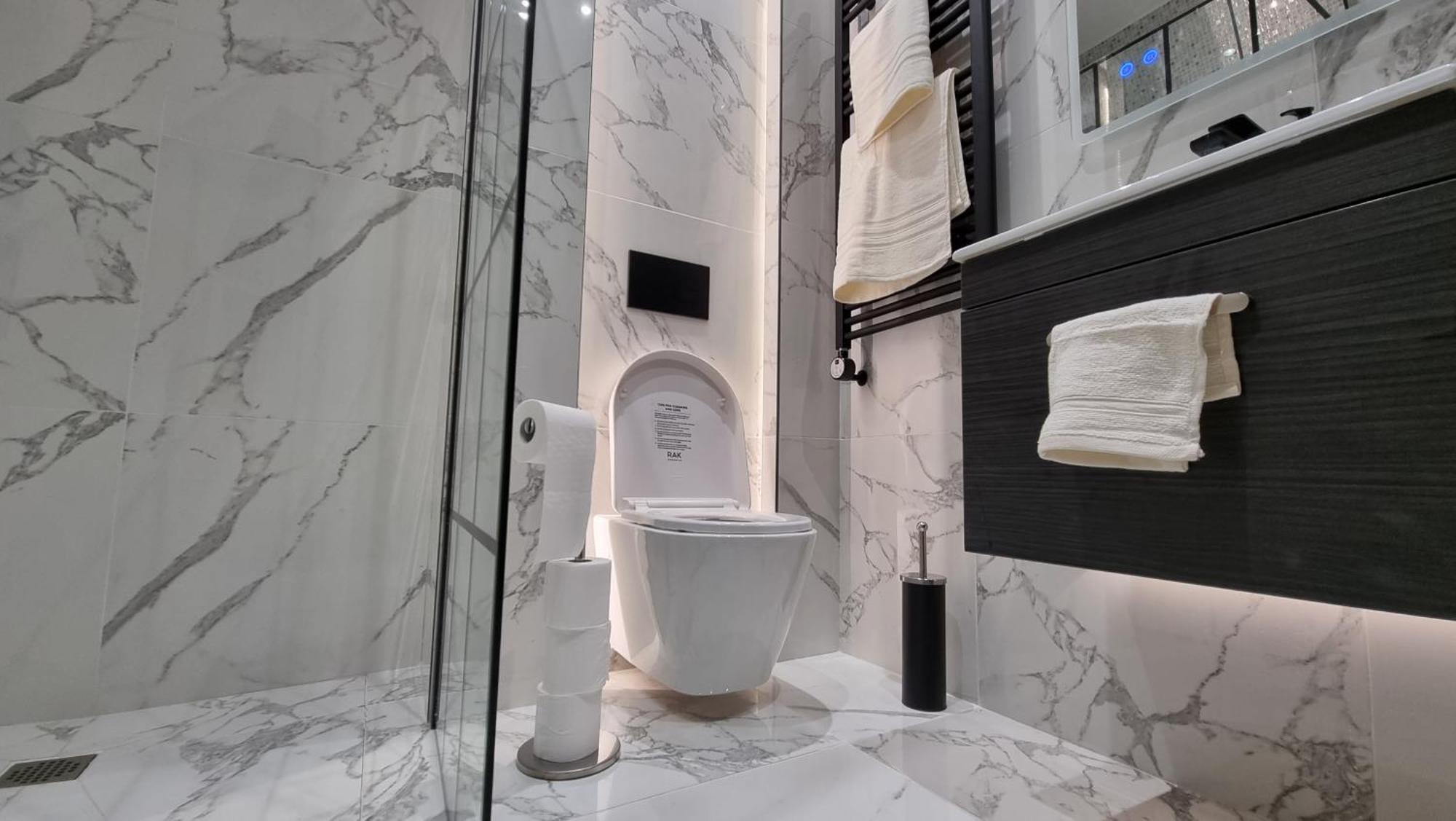 George House Newbury Luxury Apartments מראה חיצוני תמונה