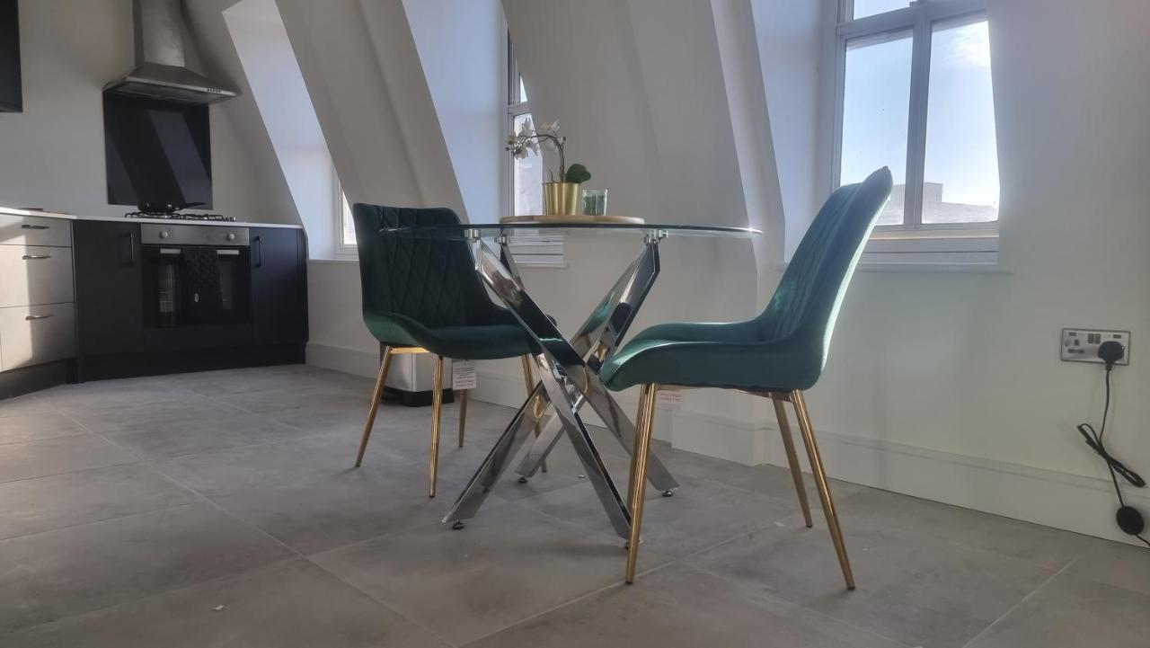 George House Newbury Luxury Apartments מראה חיצוני תמונה